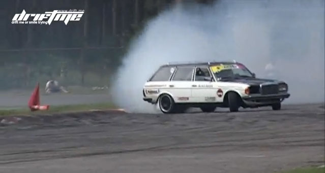 Mercedes-W123-Caravan-Drift.jpg