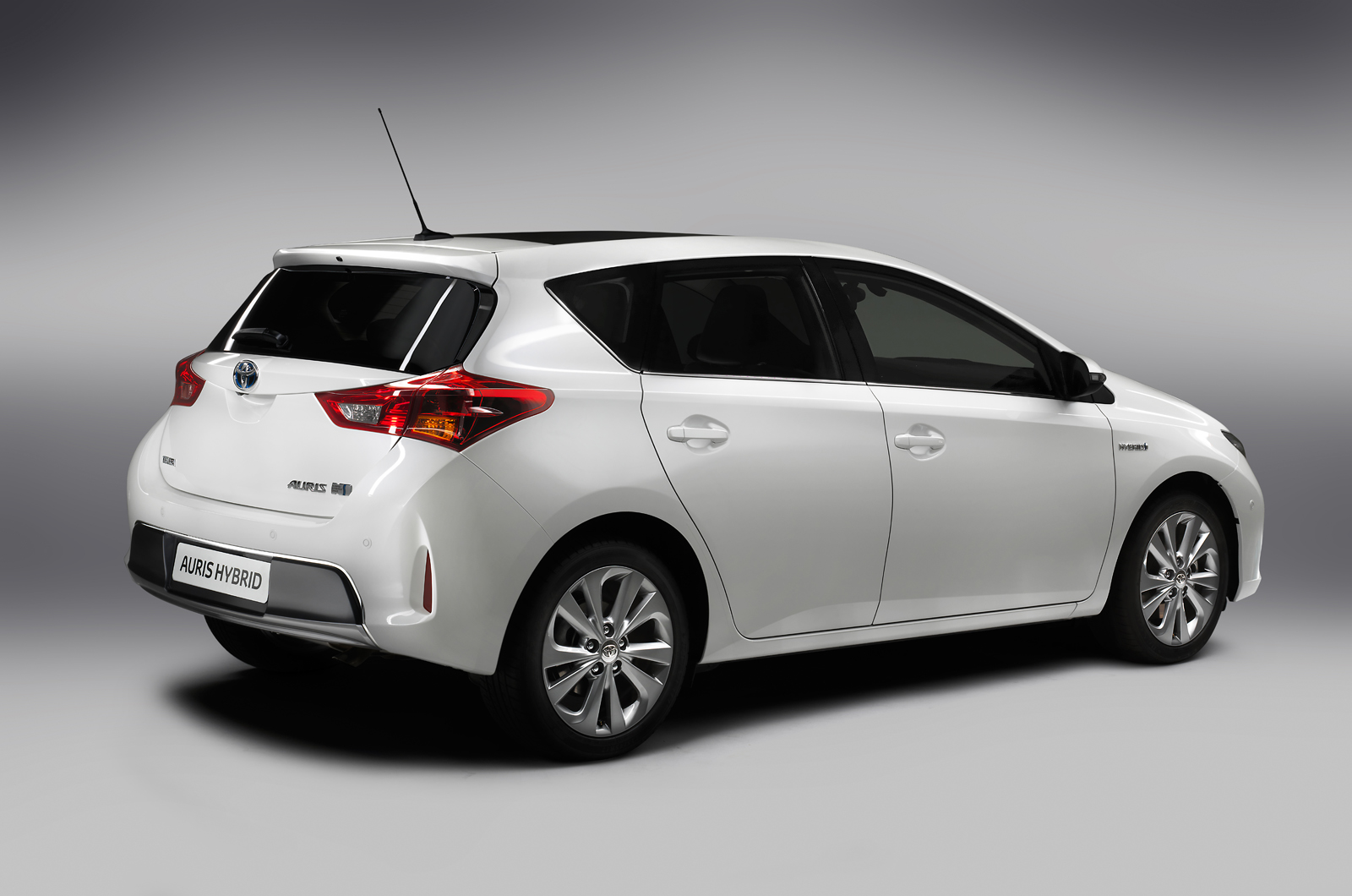 toyota auris 12 000 #2