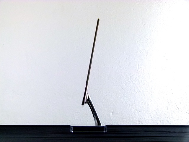 LG E2290V - bok
